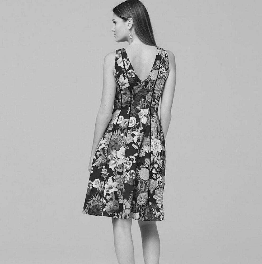 WHBM FLORAL SCUBA DRESS - Picture 3 of 5